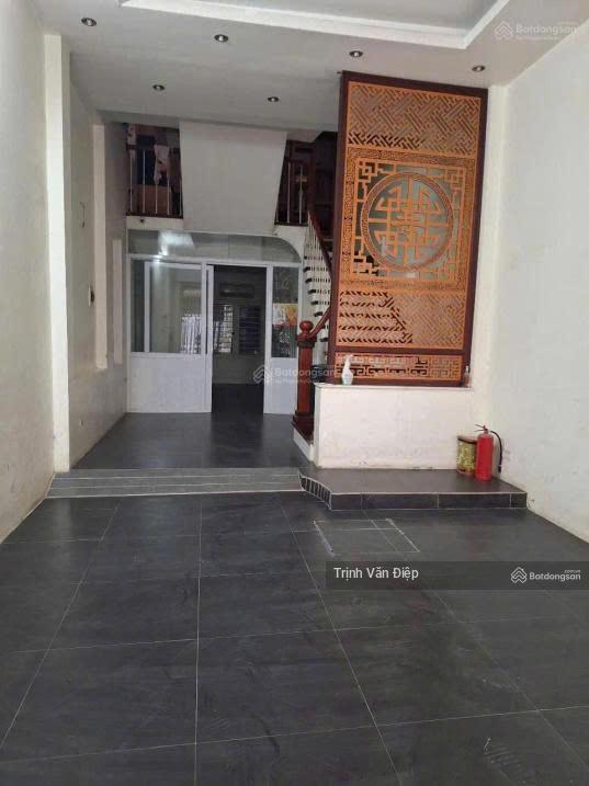 Cho thuê nhà ngõ 234 hoàng quốc việt cầu giấy dt 55m2 5t 8 pn đường 2 ô tô tránh nhau, kinh doanh