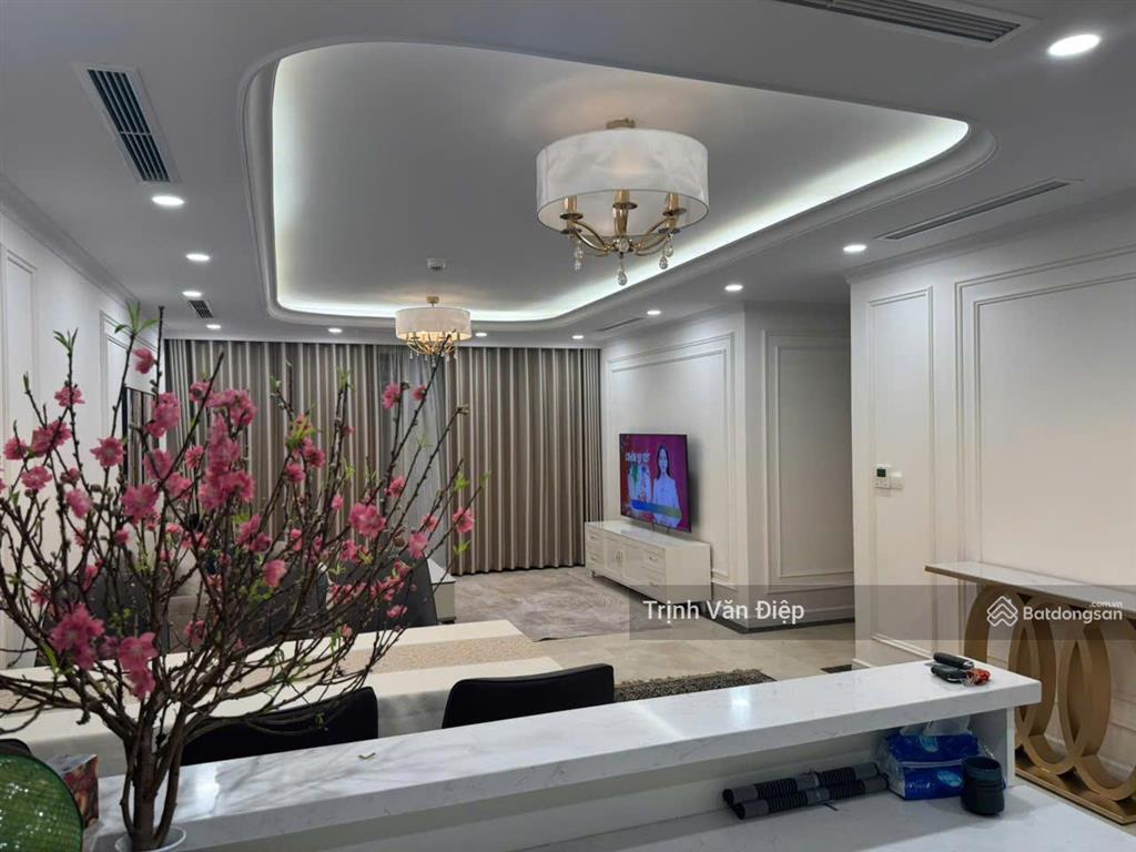 Cho thuê khách sạn mp bùi thị xuân dt 180m 10t 34 phòng  hbt  hà nội
