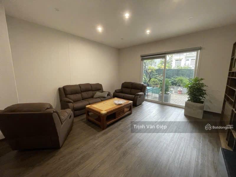 Cho thuê nhà đặng thai mai, tây hồ, dt 100m², 2 tầng, thoáng mát, full nội thất, thời gian lâu dài