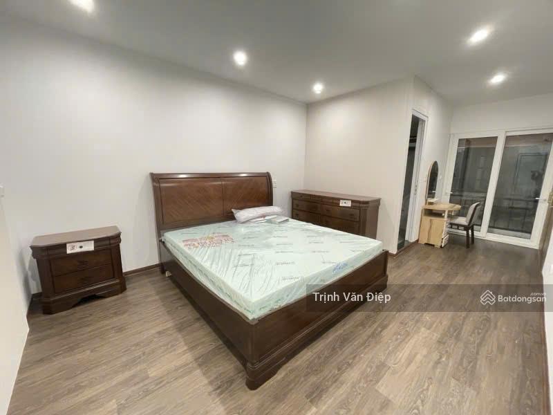 Cho thuê nhà đặng thai mai, tây hồ, dt 100m², 2 tầng, thoáng mát, full nội thất, thời gian lâu dài