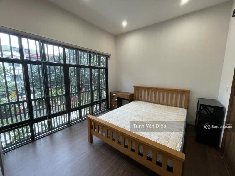 Cho thuê nhà đặng thai mai, tây hồ, dt 100m², 2 tầng, thoáng mát, full nội thất, thời gian lâu dài