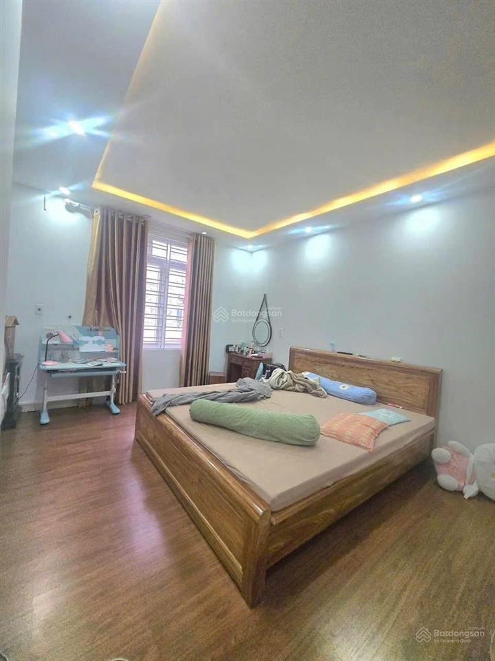Bán nhà 4 tầng ô tô đổ cổng phố đông khê