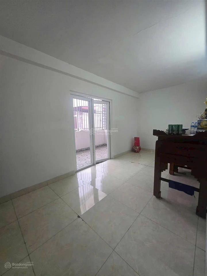 Bán nhà 4 tầng ô tô đổ cổng phố đông khê