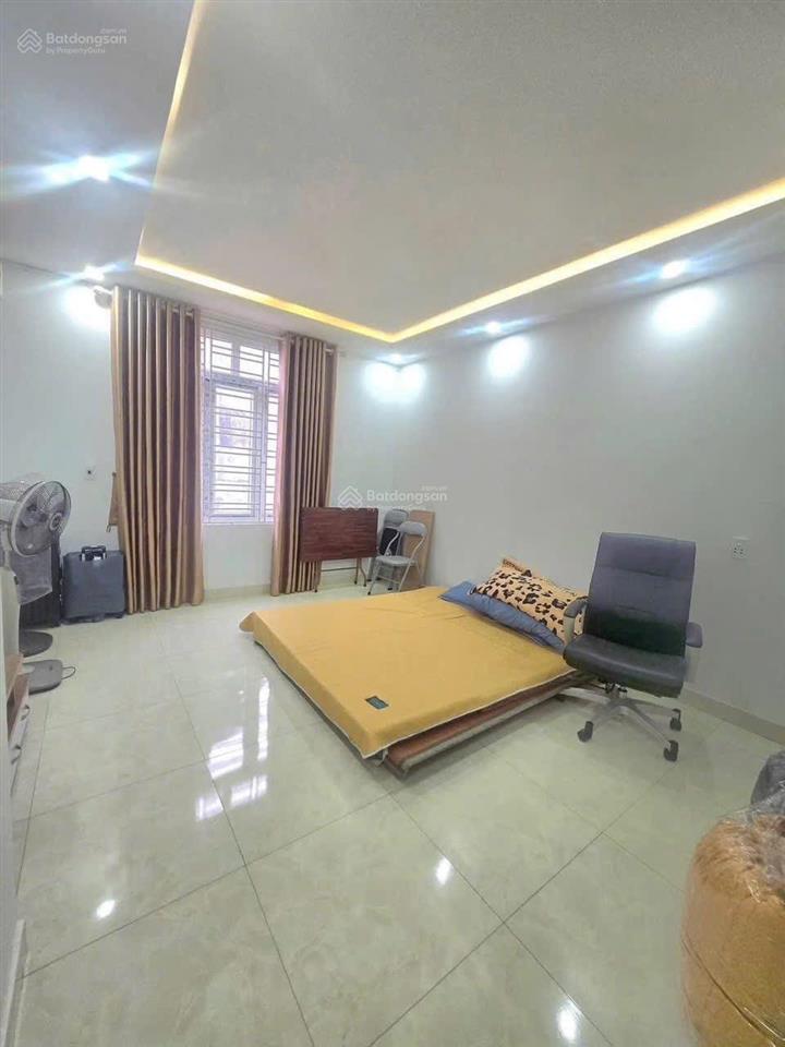 Bán nhà 4 tầng ô tô đổ cổng phố đông khê