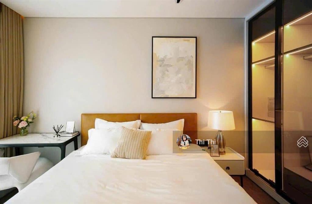 Chính chủ bán gấp flemington lê đại hành q11 220m2 4pn 4wc 17 tỷ sổ view đẹp.  0934 704 ***