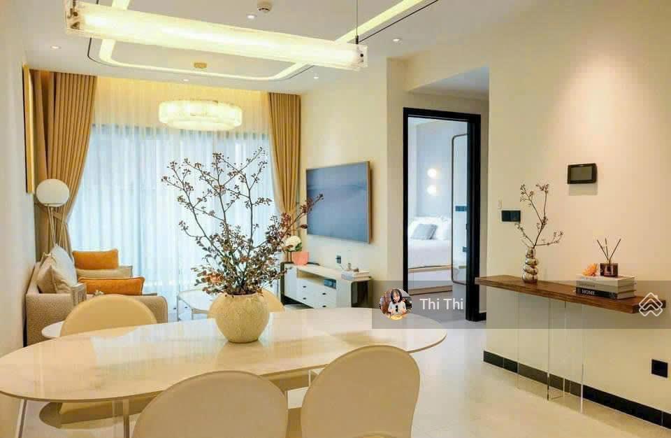Chính chủ bán gấp flemington lê đại hành q11 220m2 4pn 4wc 17 tỷ sổ view đẹp.  0934 704 ***