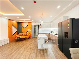 Bán gấp căn hộ hùng vương plaza, 9,8 tỷ vnd, 130m2, 3pn, 3wc, chính chủ.  0934 704 ***