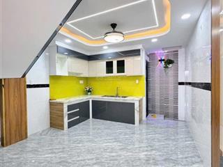 Nhà mới xây chưa ai ở, cần bán gấp. dt 4 x 13 đúc 4 tầng lầu, hẻm 5m xe quay đầu