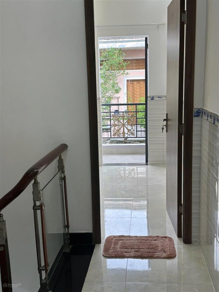 Nhà mới như hình dọn về ở ngay dt 4 x 10 đúc lầu hem 4m. khu dân trí cao đầy đủ mọi tiện ích