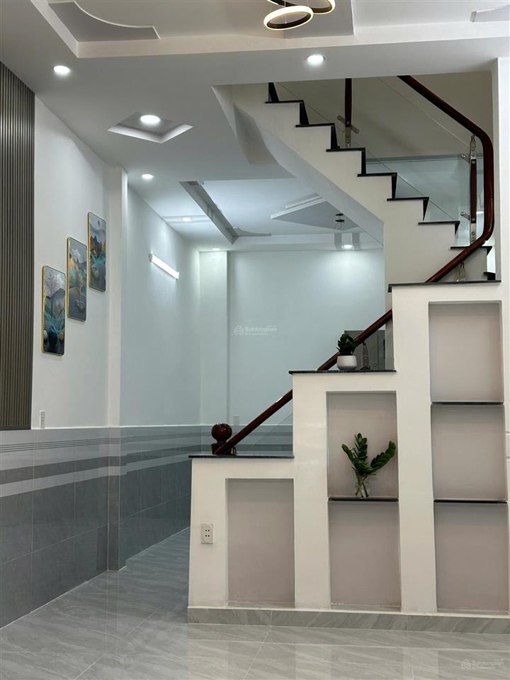 Nhà mới như hình dọn về ở ngay dt 4 x 10 đúc lầu hem 4m. khu dân trí cao đầy đủ mọi tiện ích