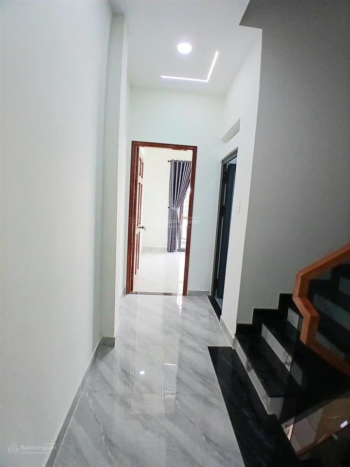 Nhà phố liền kề siêu đẹp. hẻm xe hơi ngủ trong nhà, khu dân trí cao, vị trí đẹp gần chợ trường học