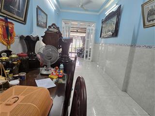 Chủ cần bán gấp căn nhà 1 trệt 1 lầu đường số 16 phường long bình 75m2 giá 4 tỷ 6 tl.