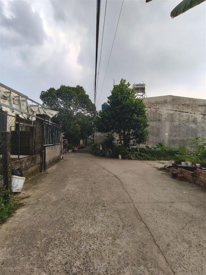 Chủ cần bán gấp lô đất 143m2 đường số 26 p.long bình giá 4 tỉ 550.