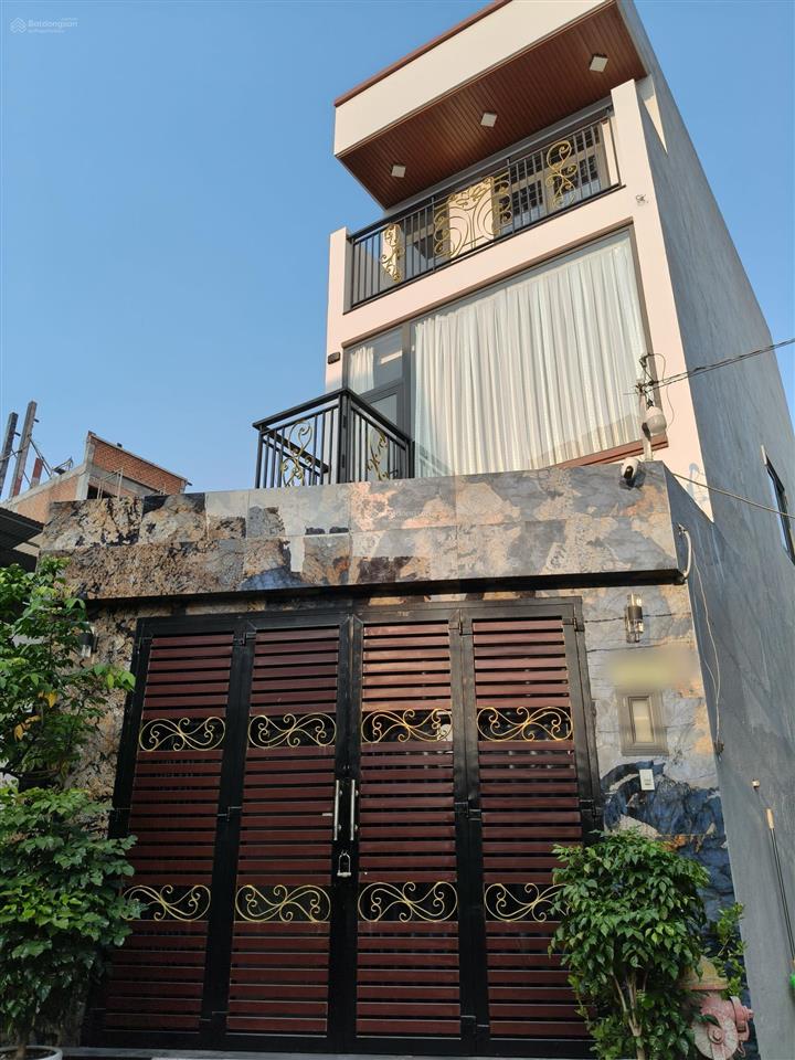Bán nhà 3 tầng kế vinhomes quận 9, 50m2 giá 5 tỷ 2 tl.
