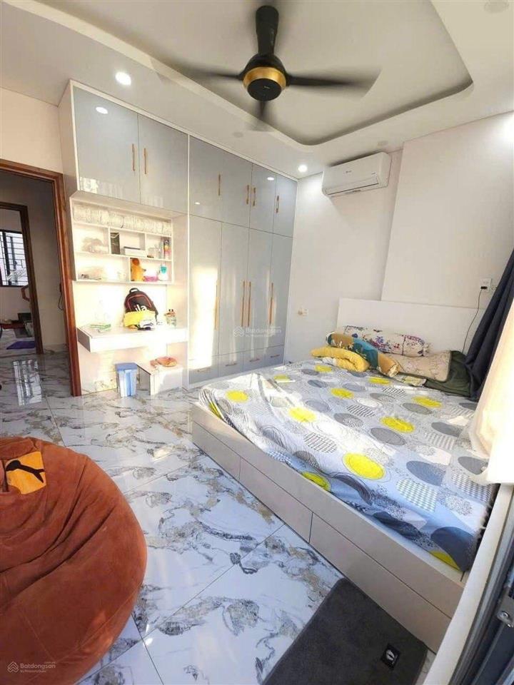 Bán nhà 3 tầng kế vinhomes quận 9, 50m2 giá 5 tỷ 2 tl.