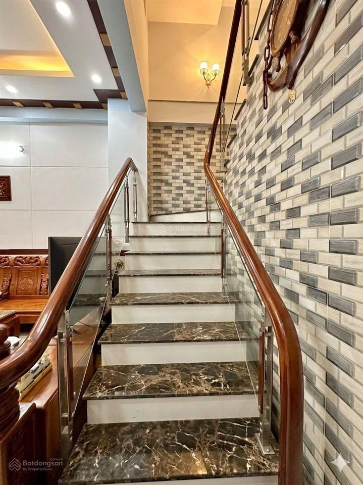 Bán đẹp 3 tầng mt đường 100 p. tân phú kế suối tiên 100m2 giá nhĩnh xíu 8 tỷ.