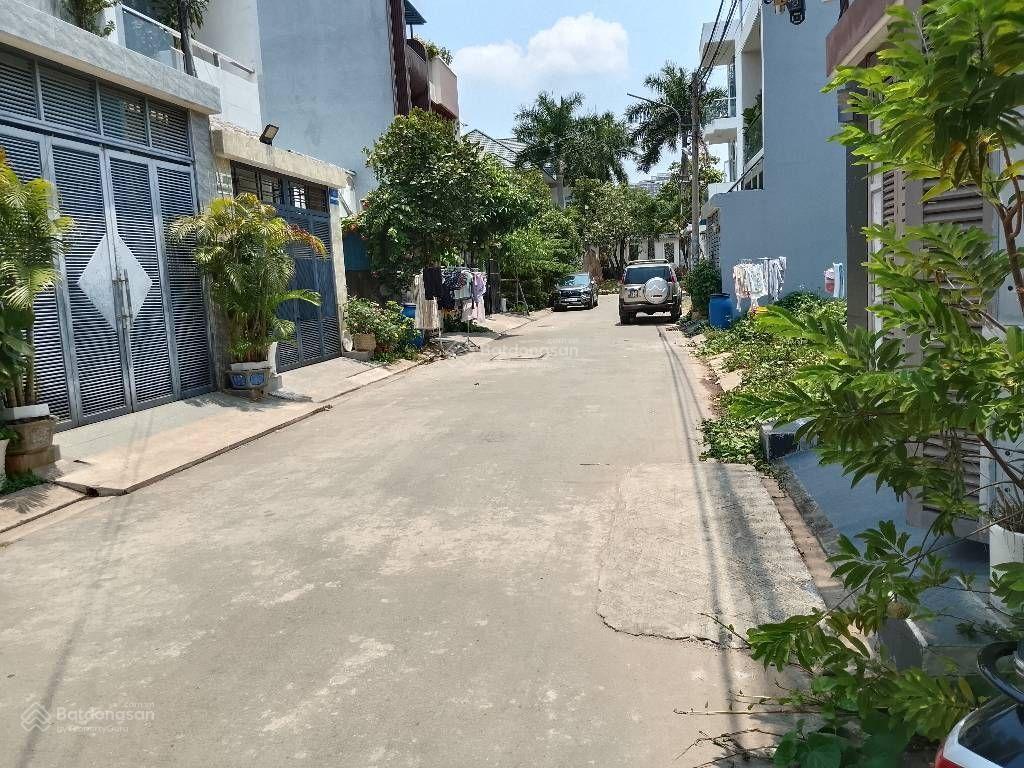 Bán nhà 3 tầng đường số 6 kế vinhomes quận 9 68m2 giá 6 tỷ.