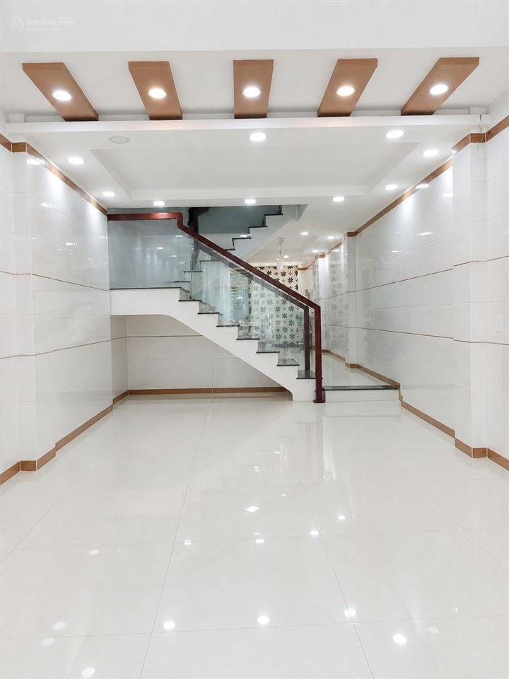 Bán nhà 3 tầng đường số 6 kế vinhomes quận 9 68m2 giá 6 tỷ.