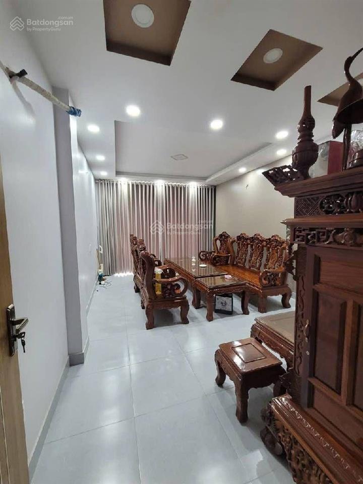 Bán nhà 3 tầng đường số 6 kế vinhomes quận 9 68m2 giá 6 tỷ.