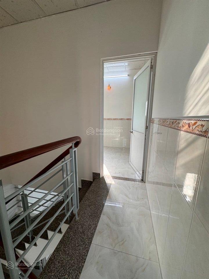 Bán nhà 2 tầng phường phú hữu 53m2 giá 4 tỷ 9.