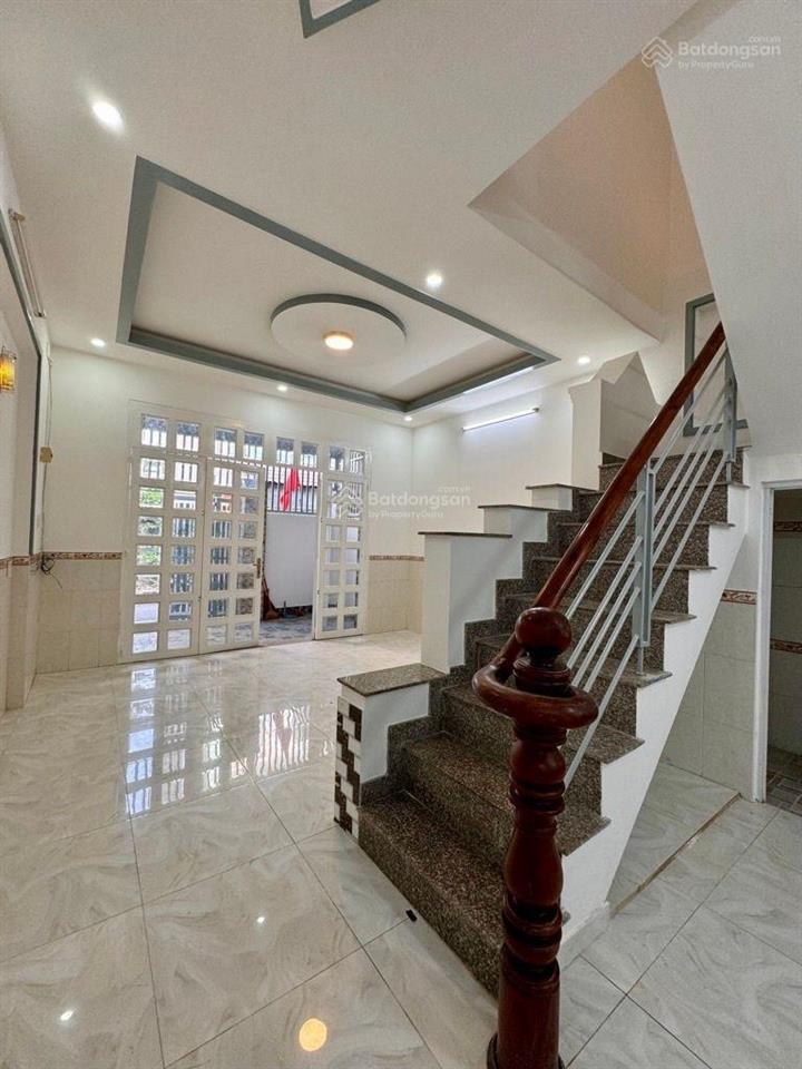 Bán nhà 2 tầng phường phú hữu 53m2 giá 4 tỷ 9.