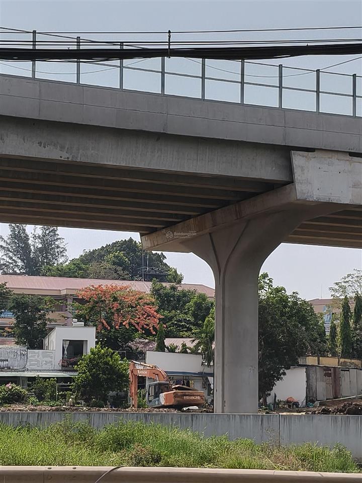 Bán đất mặt tiền đường nguyễn xiển p.long bình 300m2 giá 14 tỷ.