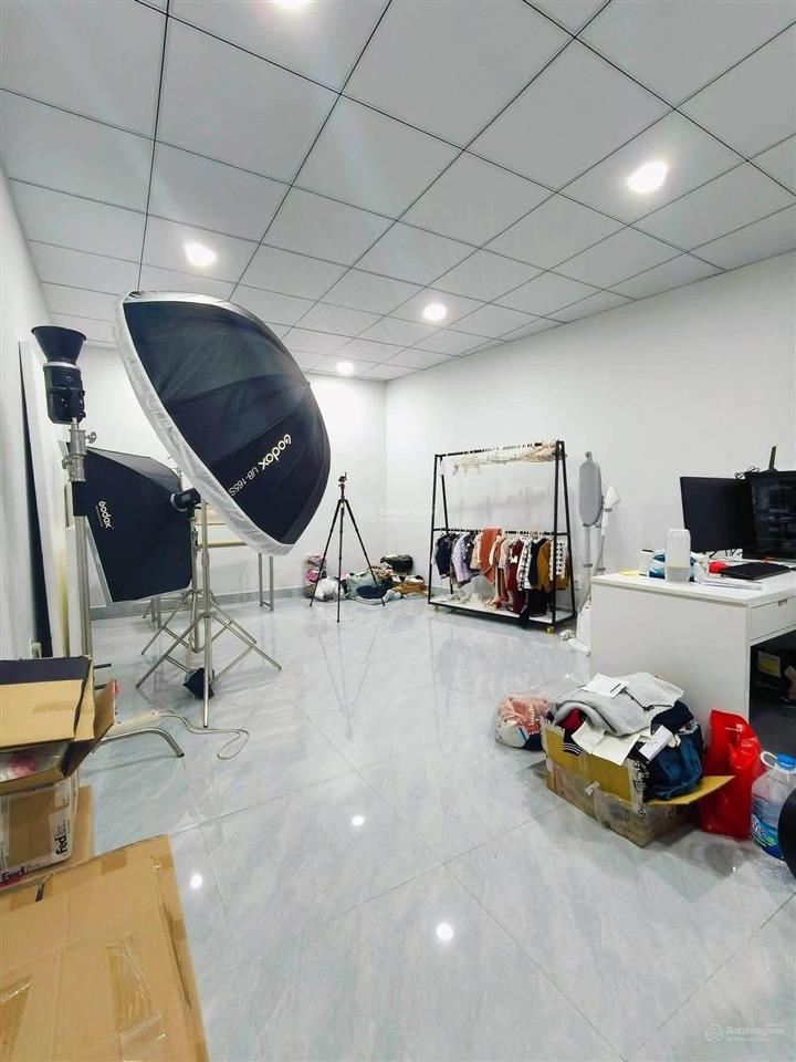 Cho thuê nhà mặt tiền đường số 16  bến xe miền đông mới, ga metro p. long bình dtsd 150m2.