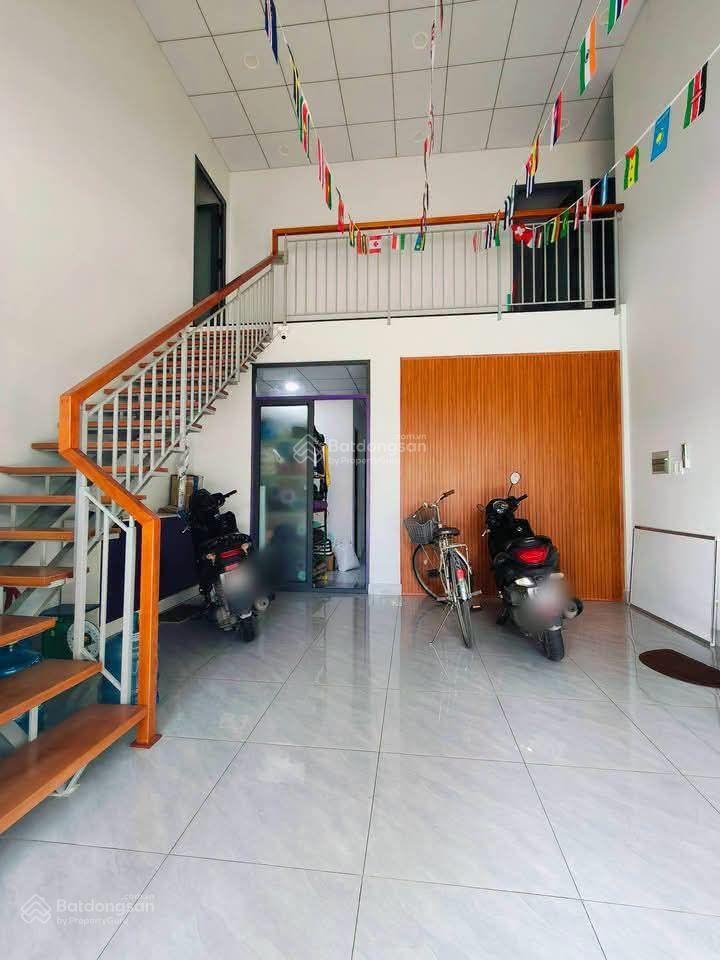 Cho thuê nhà mặt tiền đường số 16  bến xe miền đông mới, ga metro p. long bình dtsd 150m2.