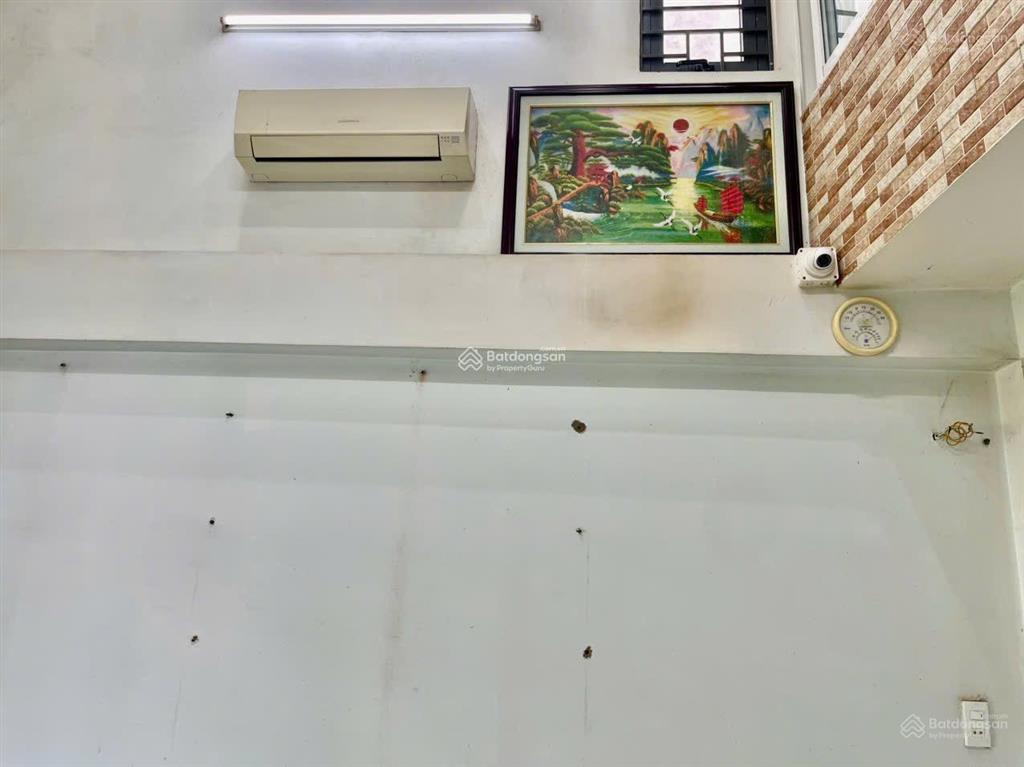 Cho thuê mặt tiền thích hợp làm văn phòng, hớt tóc nam
