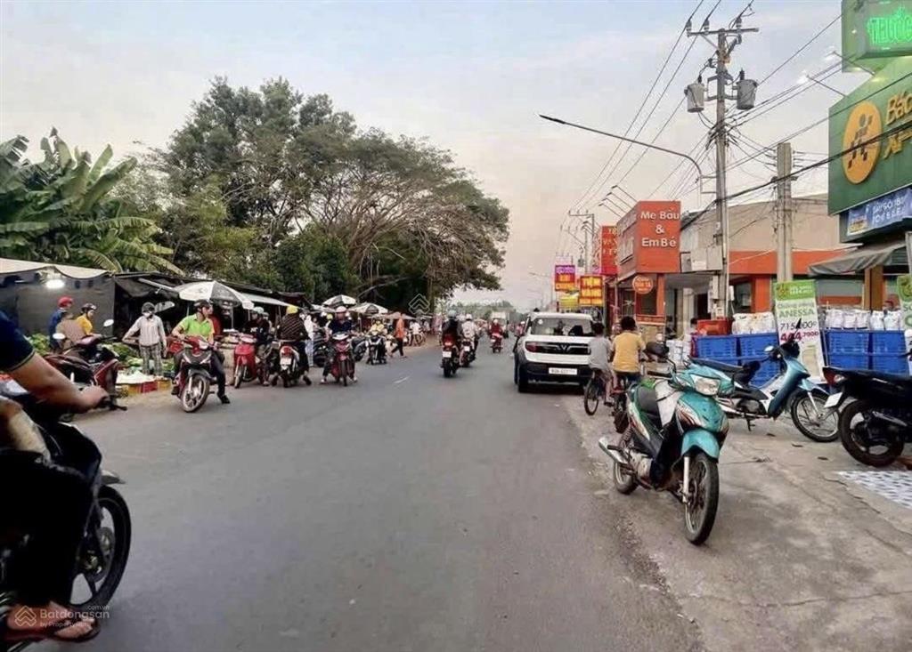 Cần sang tên lô đất 150m2780triệu gần trường đh việt đức,bến cát mặt tiền đường lớn kinh doanh