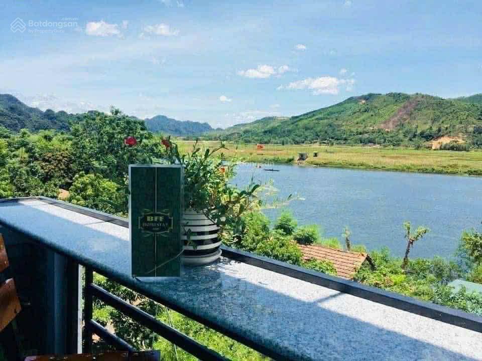 Bán homestay có 7 phòng tại trung tâm du lịch phong nha kẻ bàng. view sông son thơ mộng. hiện đang