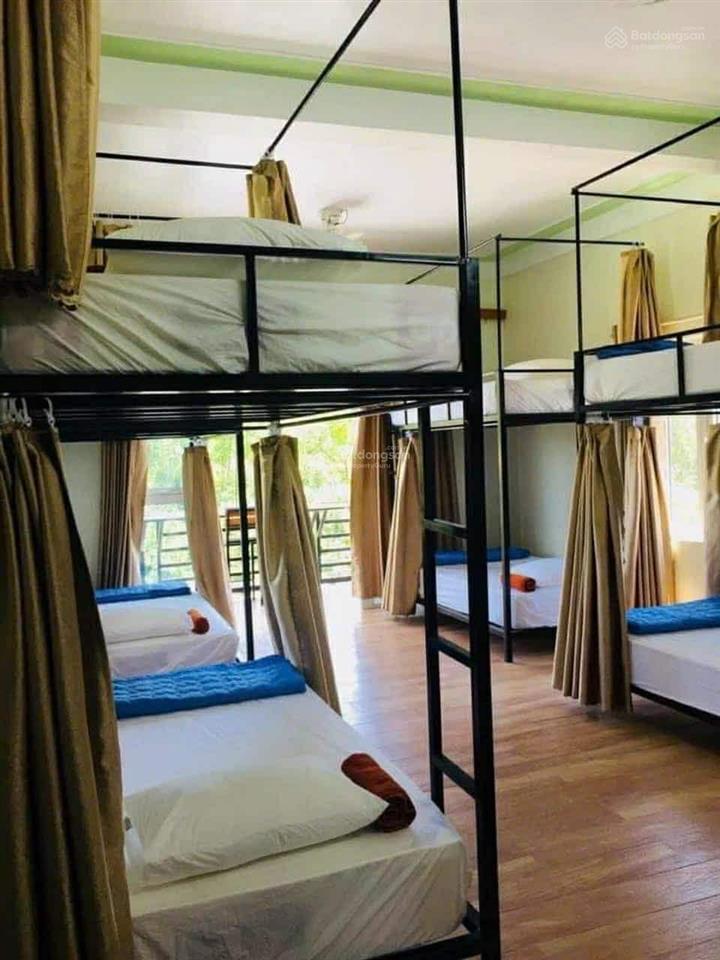 Bán homestay có 7 phòng tại trung tâm du lịch phong nha kẻ bàng. view sông son thơ mộng. hiện đang