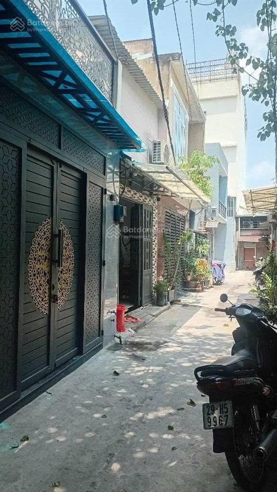 Nhà bán ngay ngã 4 ga q12  thoáng  sát mặt tiền ở ngay  nhỉnh 3 tỷ