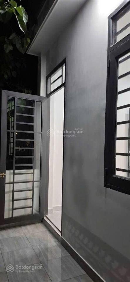 Nhà bán ngay ngã 4 ga q12  thoáng  sát mặt tiền ở ngay  nhỉnh 3 tỷ