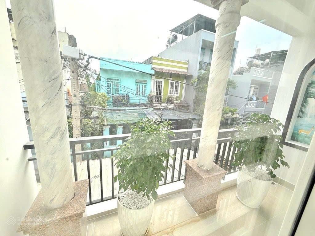 Bán gấp nhà riêng hẻm ô tô tránh , 60m2 tại thạnh lộc 22 gần trường cđ điện lực.