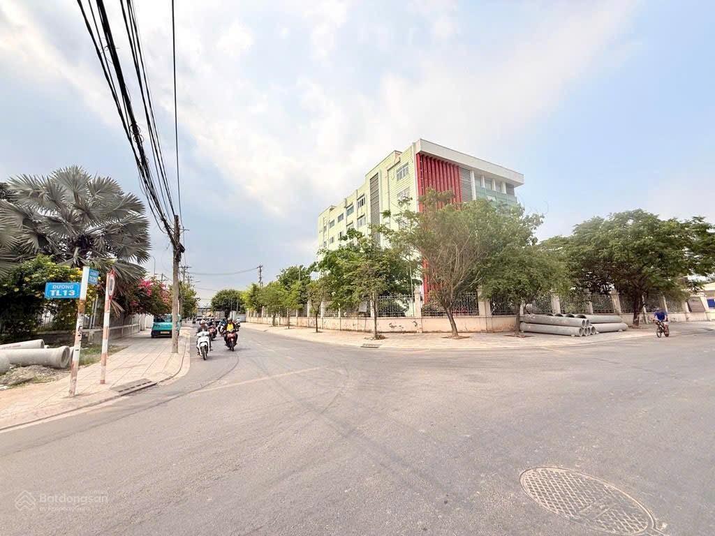 Bán gấp nhà riêng hẻm ô tô tránh , 60m2 tại thạnh lộc 22 gần trường cđ điện lực.