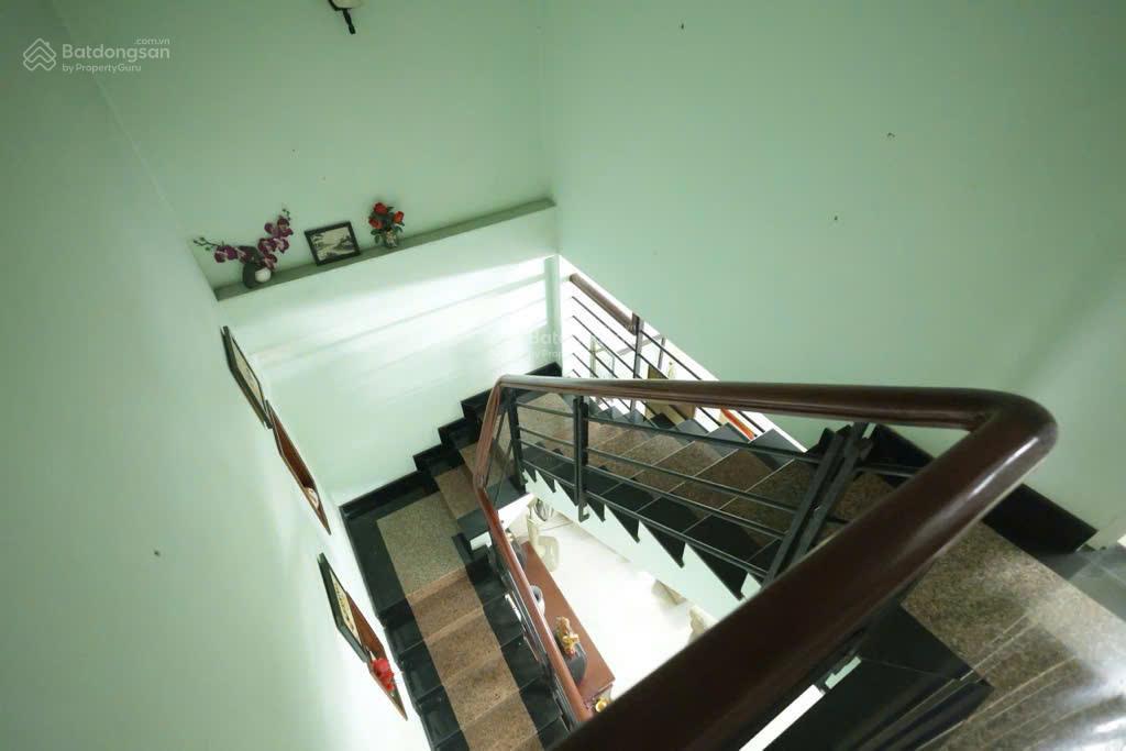 Nhà nở hậu 80m2, ngang 4.2m, 2 tầng 4pn, ở ngay, gần trường học, chỉ hơn 4 tỷ