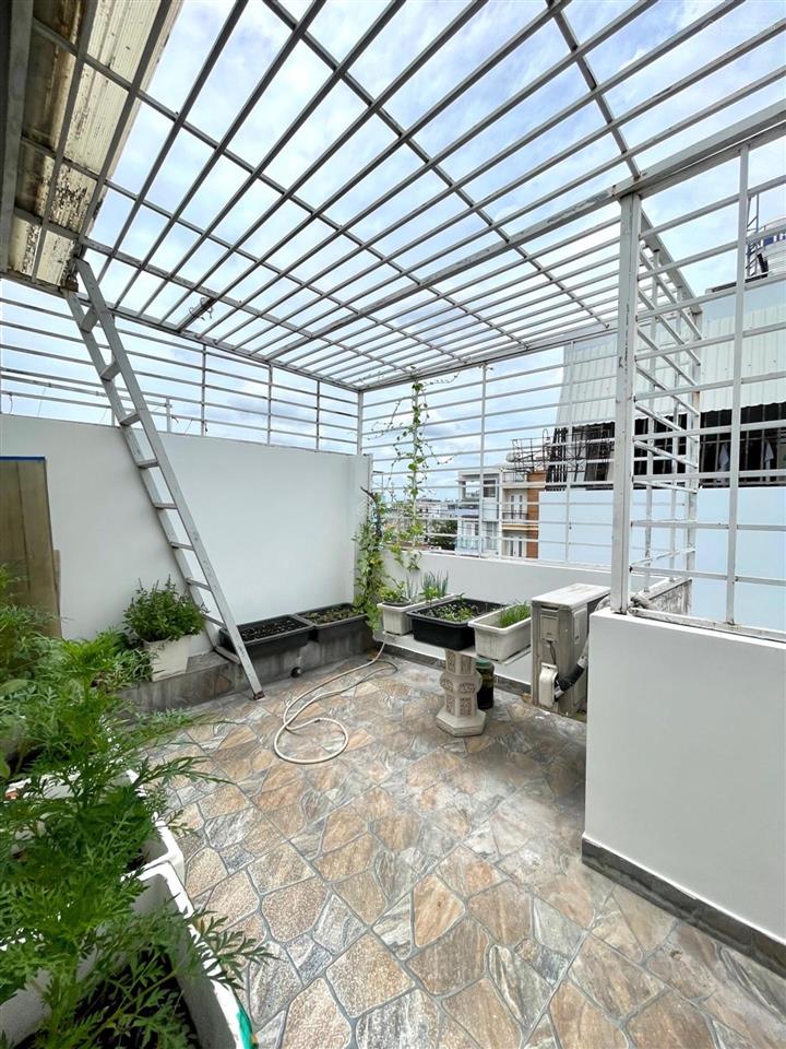 Ngã tư ga  hẻm xe hơi 7m  nhà 4 tầng đẹp như mới  52m  chỉ 6.x tỷ  ở ngay