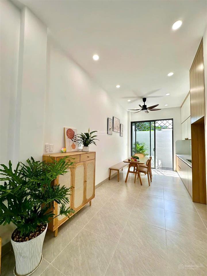 Chính chủ bán nhà đẹp full nội thất mới  đường số 8  kế đông tăng long (q9 cũ). giá chào 6.5tỷ