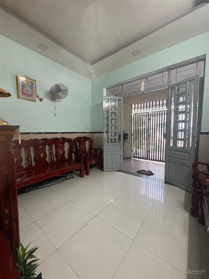 Chủ bán lại nhà góc 2 mặt tiền phú hữu giá chỉ 4,59 tỷ!