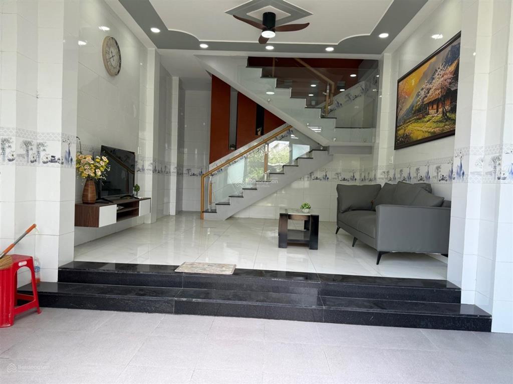 Nhà đẹp long trường hẻm nhựa 6m giá chỉ 4,85 tỷ