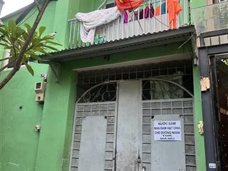 Bán nhà đang khai thác phòng trọ gần quận 1