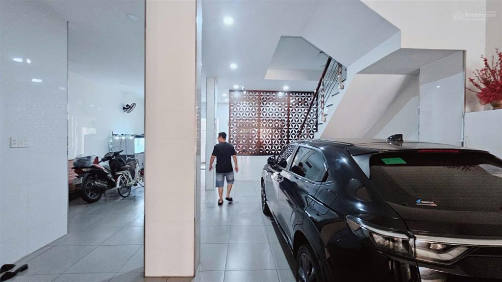 Nhà mtkd trịnh đình trọng, vip tân phú. ngang khủng 8m. nhà thiết kế 1 trệt, 3 lầu, 1 st.