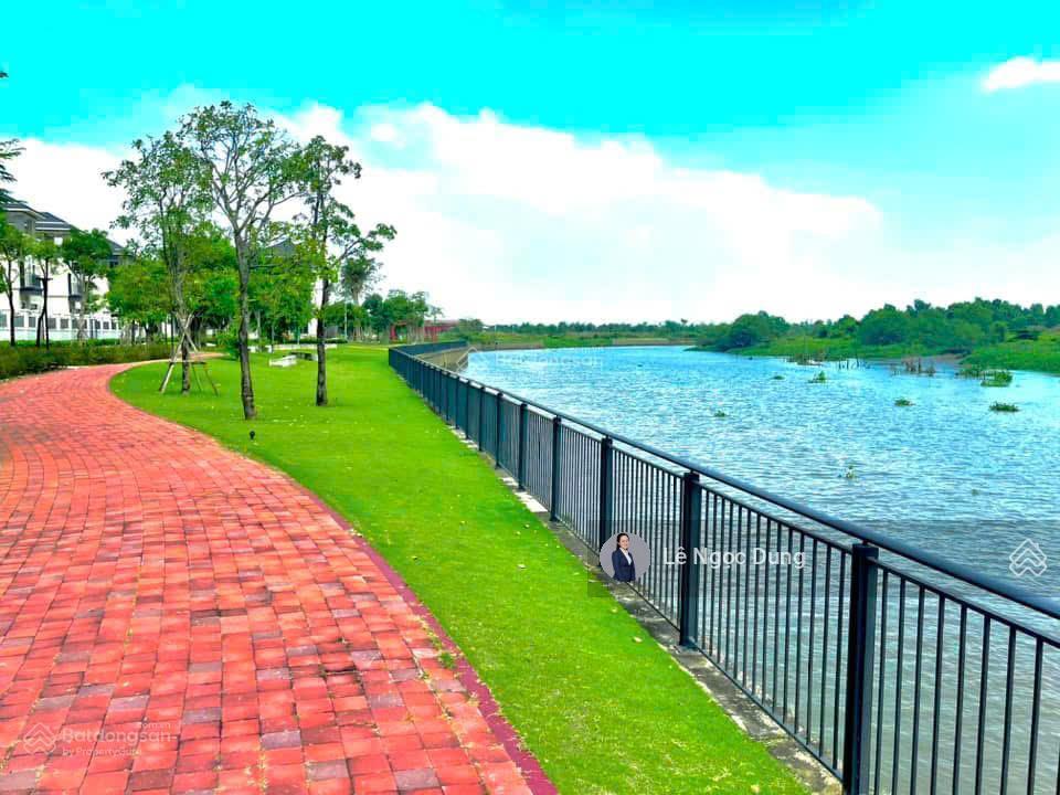 Chính chủ cần sang nhượng nhà mặt phố aqua city, 6,9 tỷ, 160m2, view sông.  ngọc dung 0931 556 ***