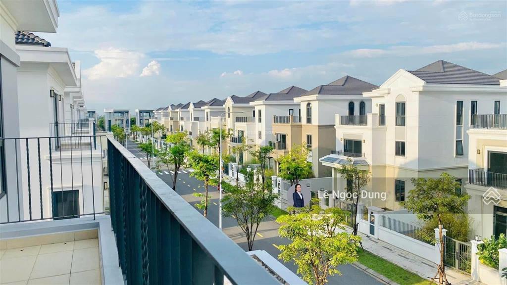 Chính chủ cần sang nhượng nhà mặt phố aqua city, 6,9 tỷ, 160m2, view sông.  ngọc dung 0931 556 ***