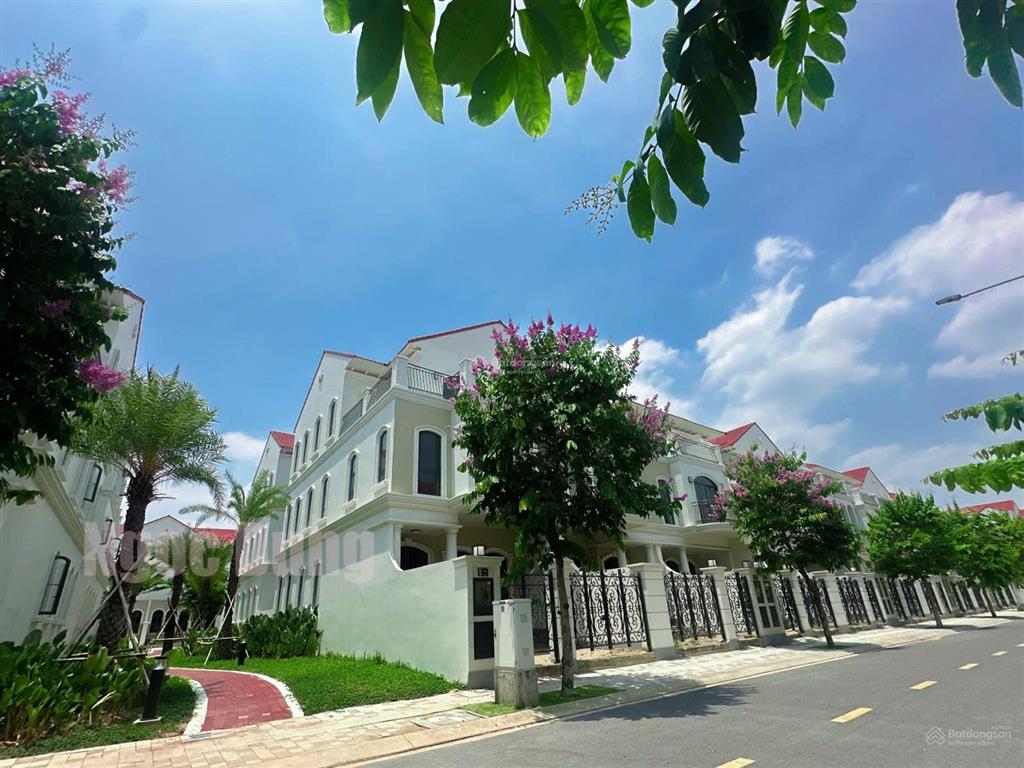 Bán nhanh căn nhà phố the suit dự án aquacity