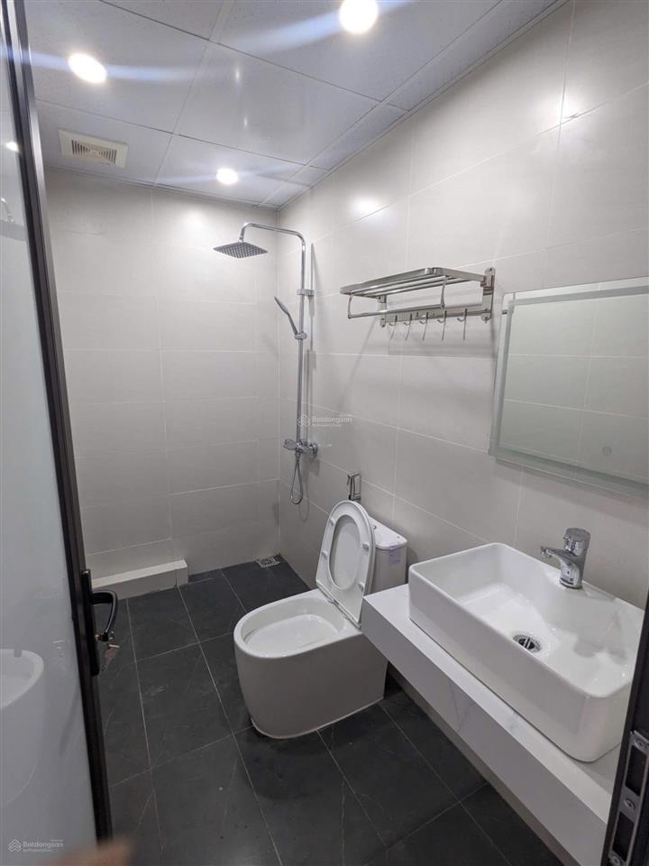 Cho thuê nr 4pn, 5wc, 50m2, 15 triệu, ở ngãi cầu, hoài đức, hà nội, đẹp xuất sắc! thang máy