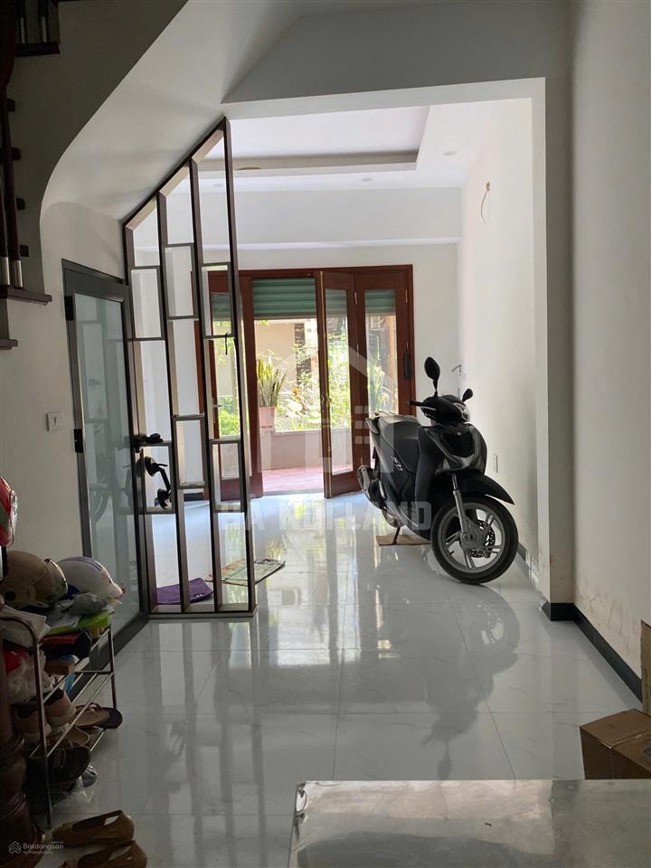 Bán nhà 4 tầg 35m2, 5 phòg ngủ, lô góc ôtô đỗ cửa, khu vân canh. giá chỉ 6.95tỷ