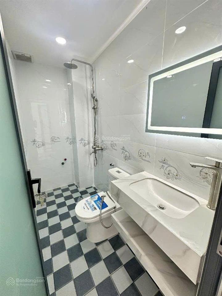 Bán nhà hẻm xe tải quận 7, nhà 4 tầng, dt 48m2, giá chỉ 5.x tỷ