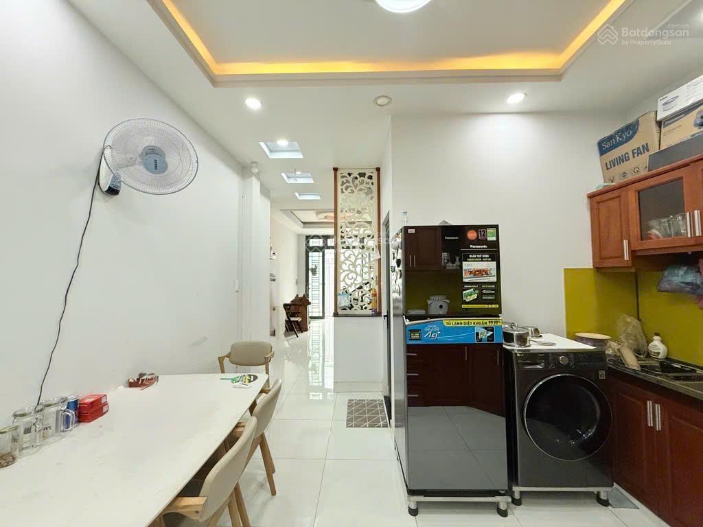 Bán nhà hẻm xe tải quận 7, nhà 4 tầng, dt 48m2, giá chỉ 5.x tỷ